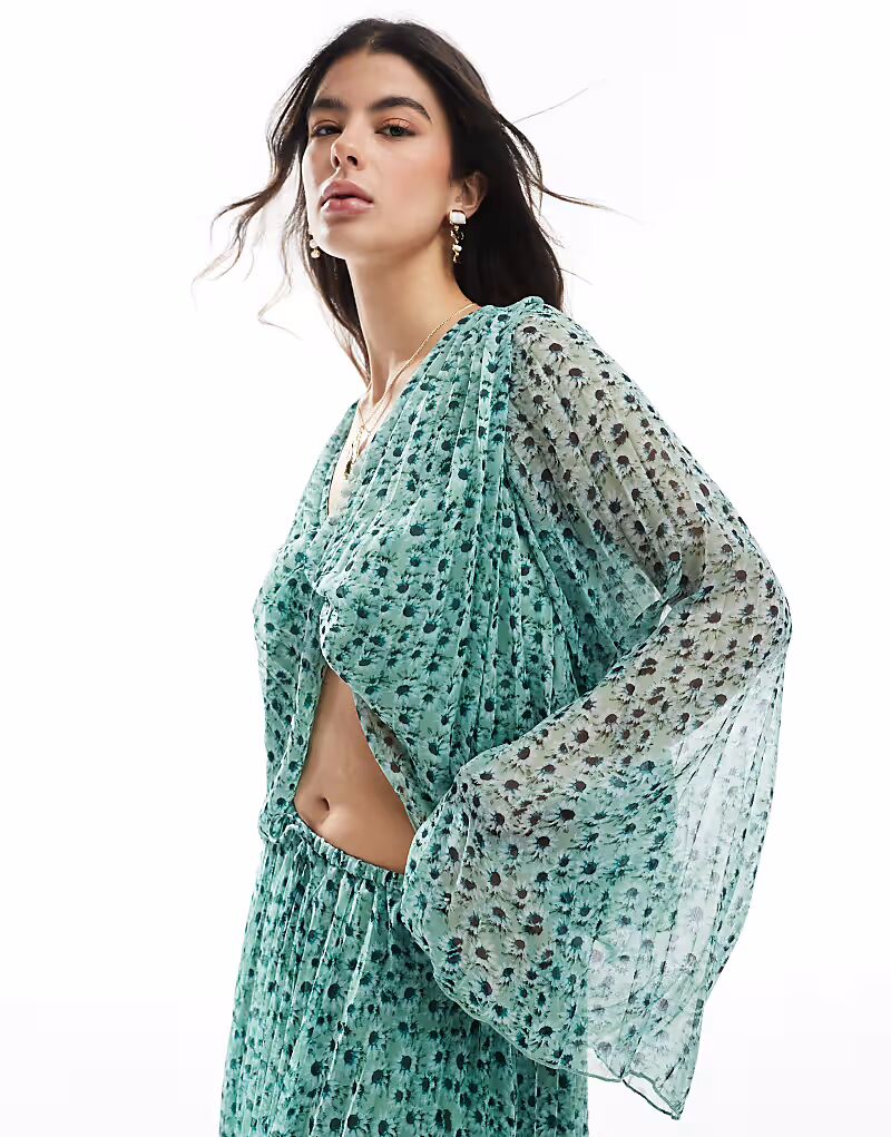 

Блузка ASOS DESIGN с плиссировкой и перекрученным передом, с цветочным принтом