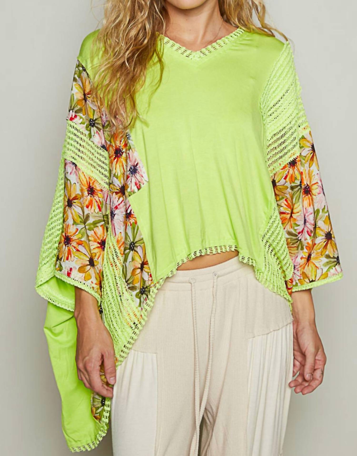 

Топ с кружевными рукавами Brielle Meadow в неоново-зеленом цвете POL