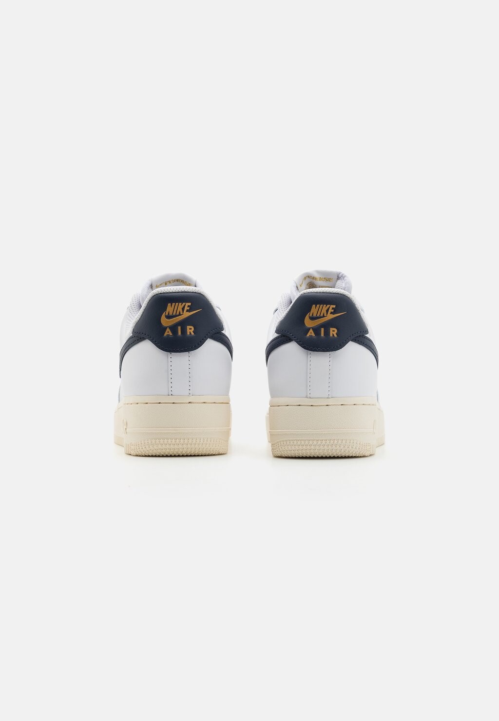 

Кроссовки на шнуровке AIR FORCE 1 07 FLYEASE Nike, белый