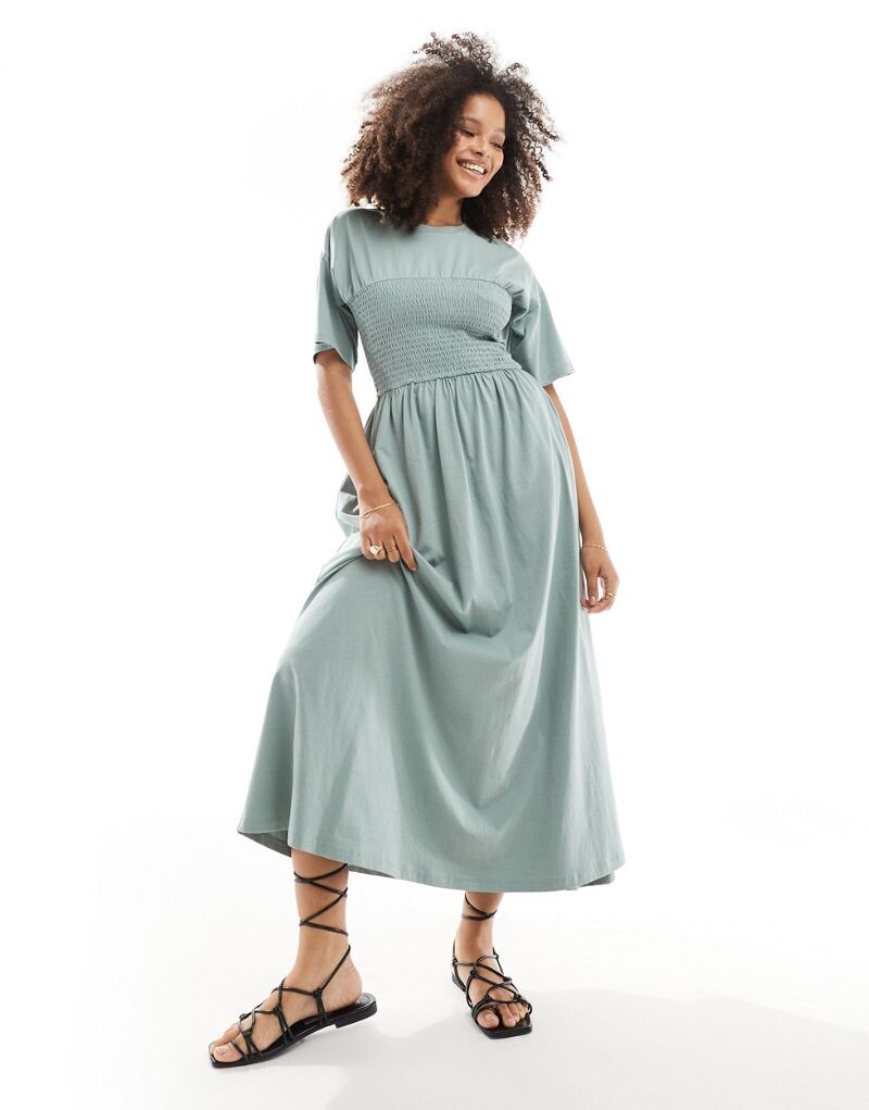 

ASOS DESIGN – Серое платье-футболка миди со сборкой на груди