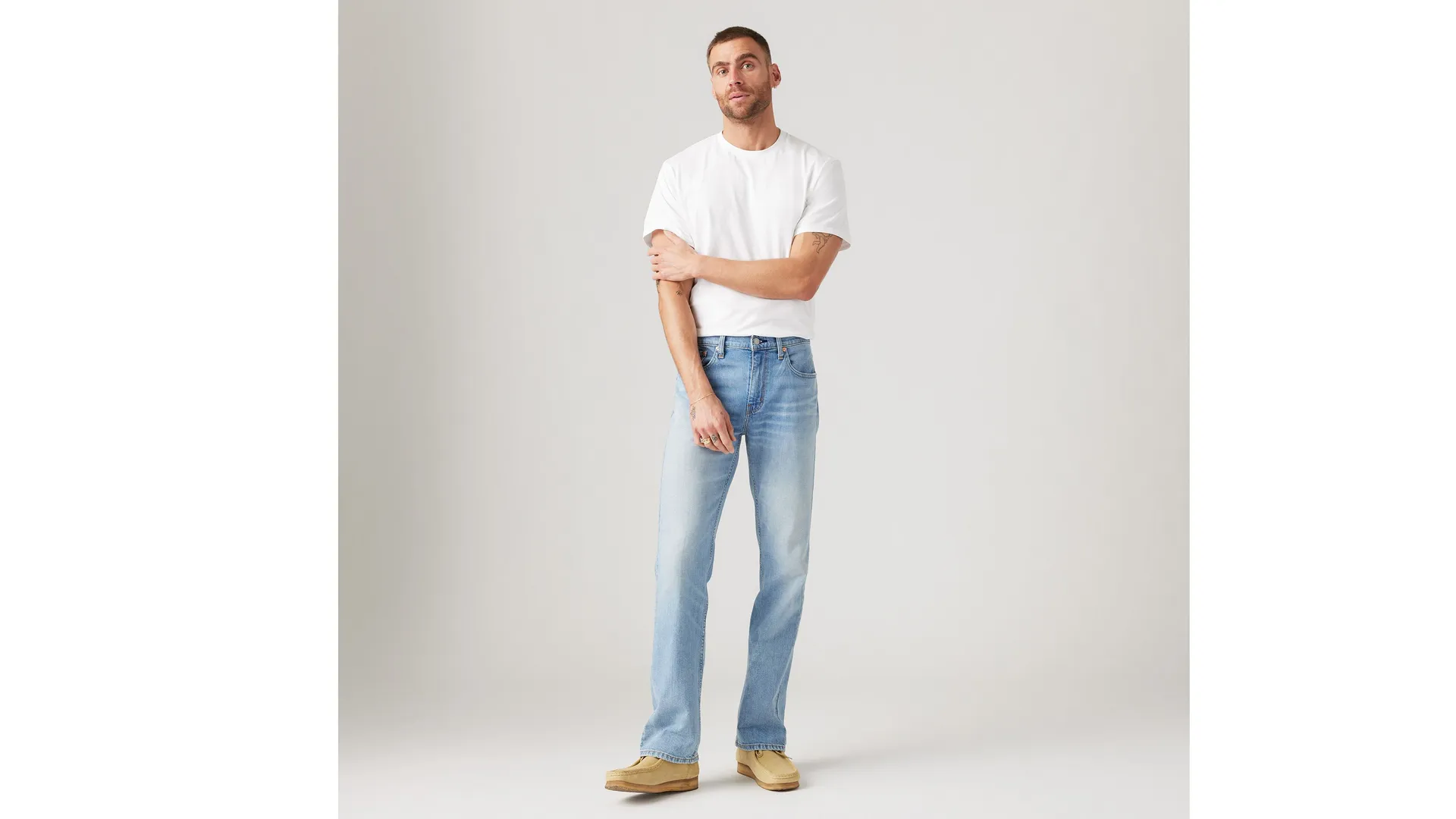 

Узкие мужские джинсы 527 Bootcut Levi's, цвет Hole In The Wall - Medium Wash - Stretch