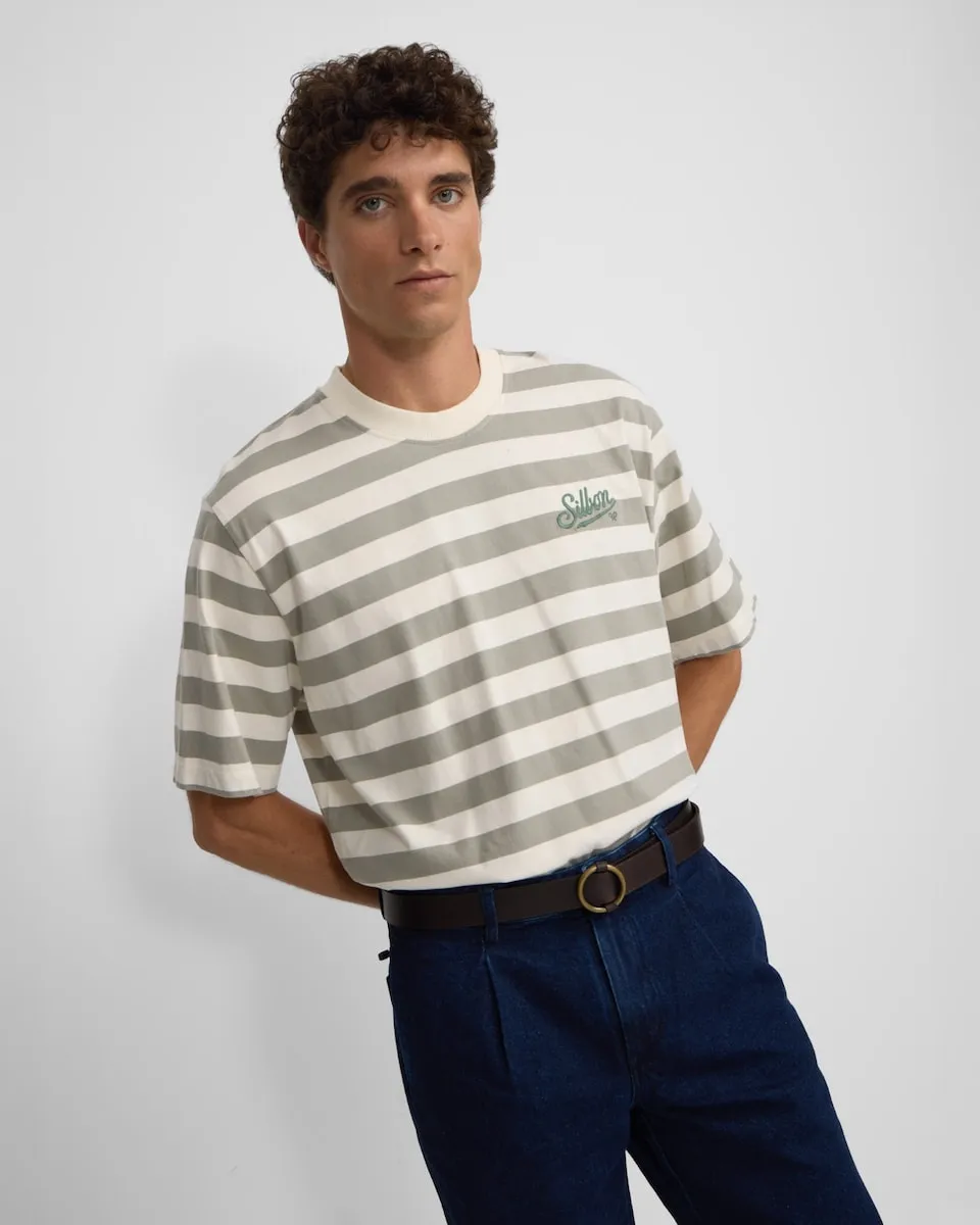 

Мужская футболка специального кроя с зелено-кремовой полоской Silbon