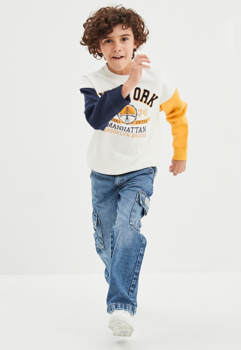 

Толстовка AMERICAN INSPIRATION FASHION COOL EASY MIT RUNDHALSAUSSCHNITT Creeks, цвет white