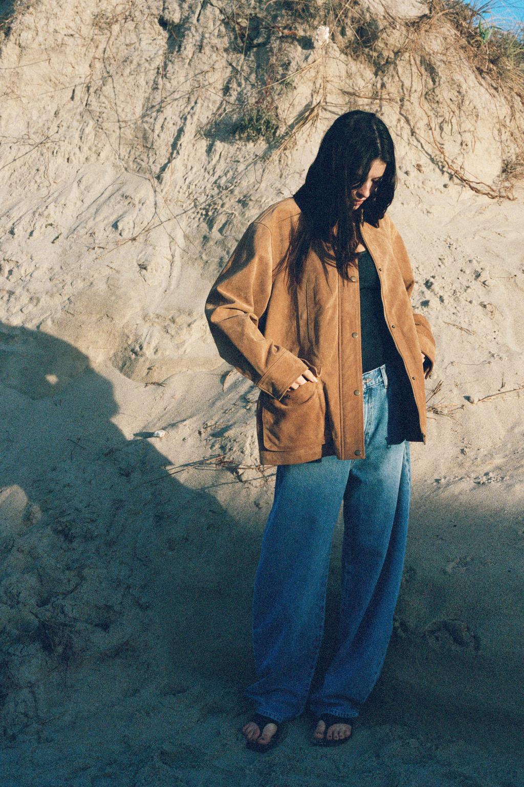 

Контрастная куртка из 100% замши со складкой ZARA, кэмел