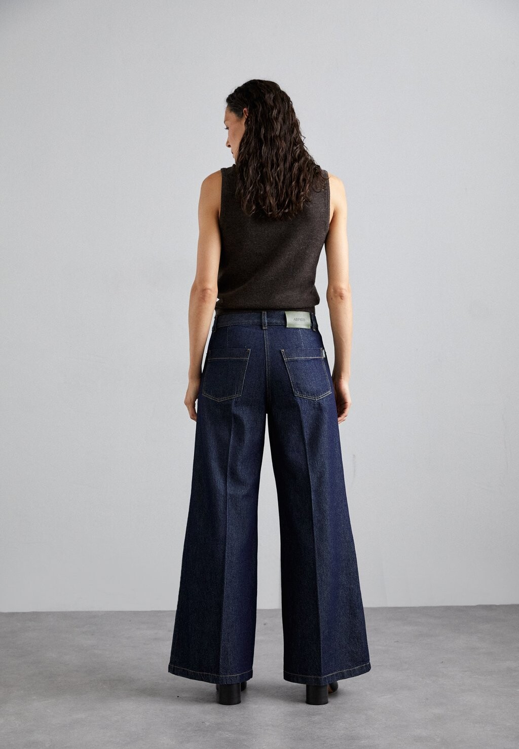 

Расклешенные джинсы PANTALONE ASPESI, цвет Raw Denim