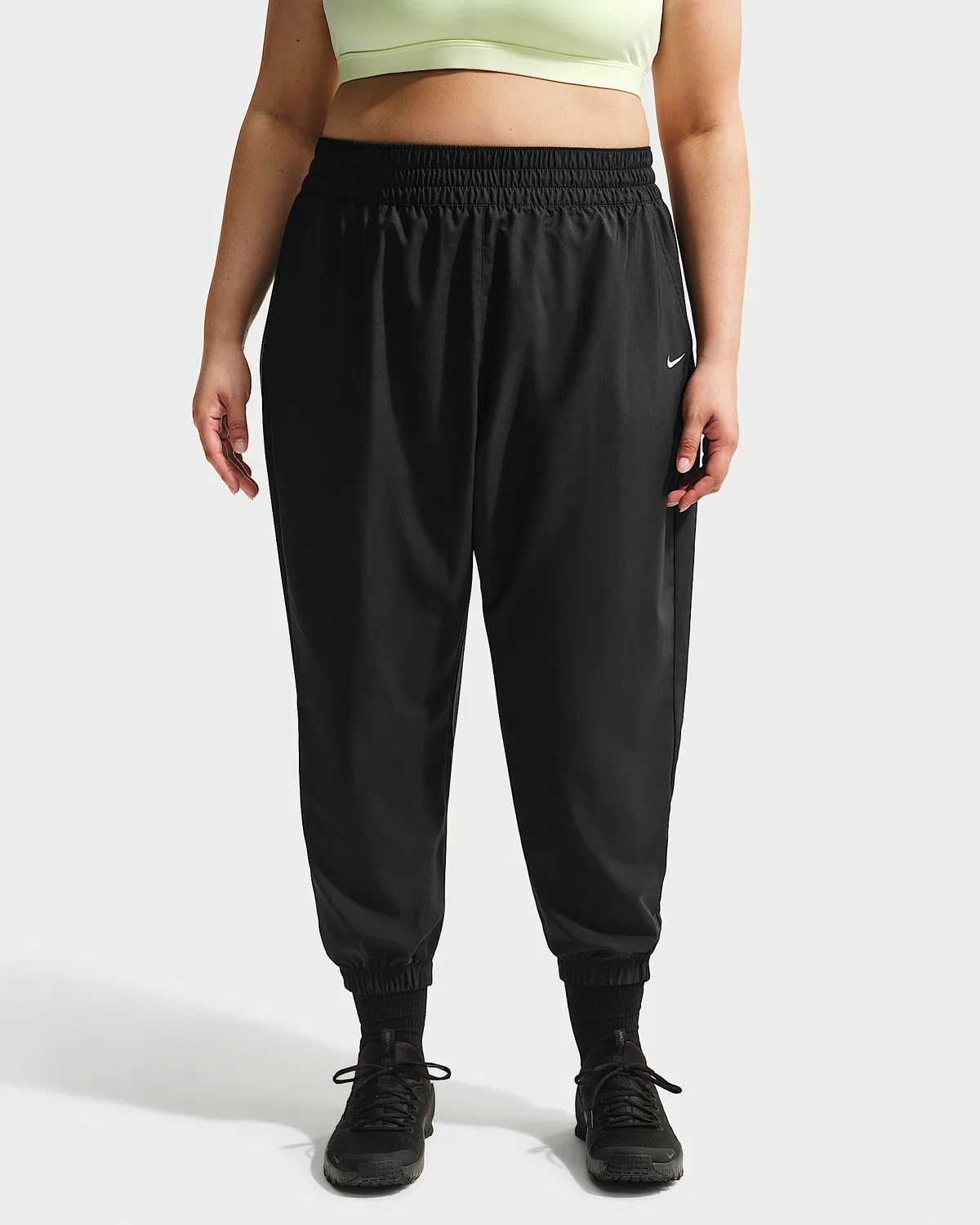 Женские джоггеры Dri-FIT с завышенной талией 7/8 (Plus Size) Nike One, Black/White — фото 2