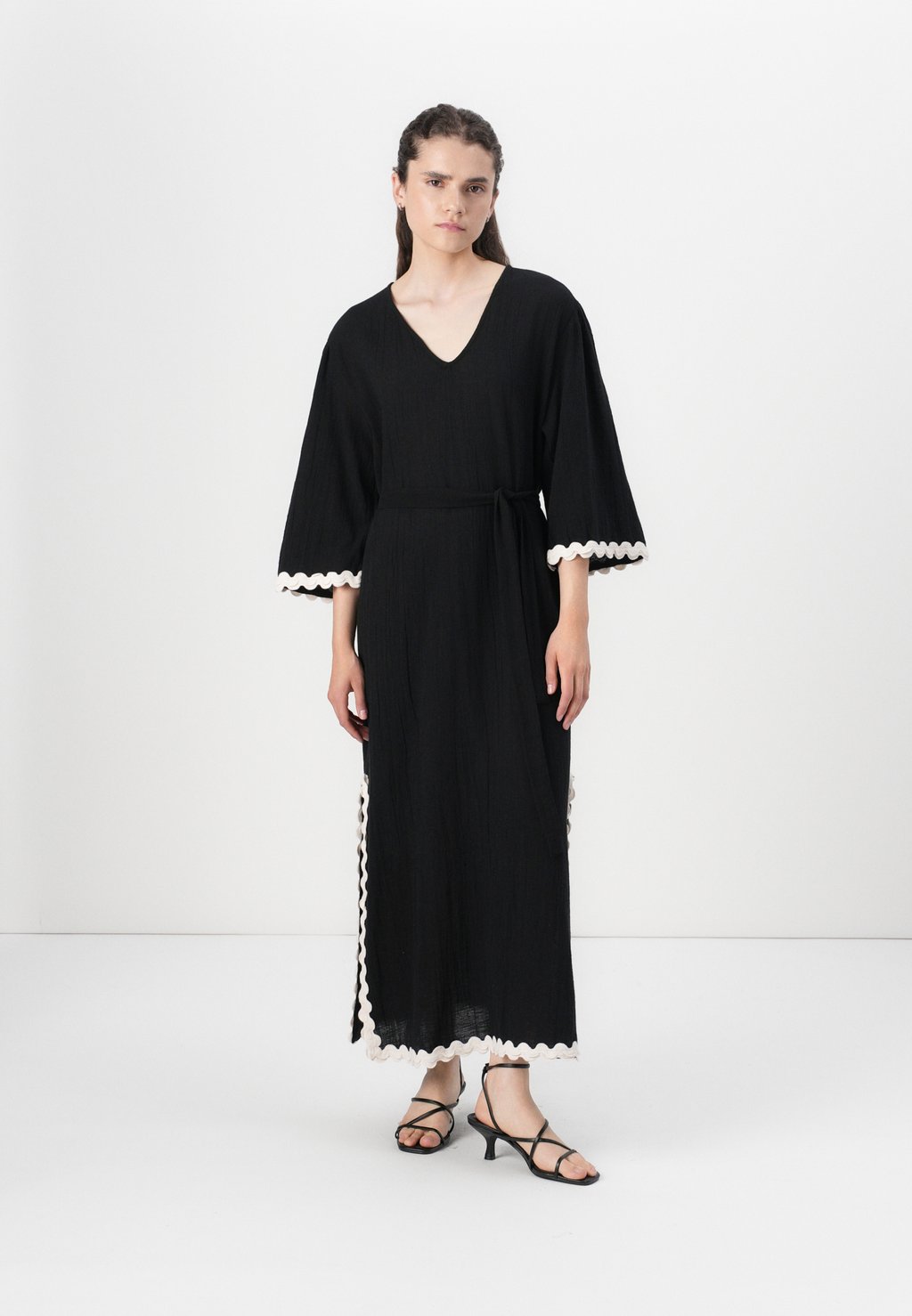 

Платье макси VIMANDA WAVY VNECK MIDI DRESS VILA, черный