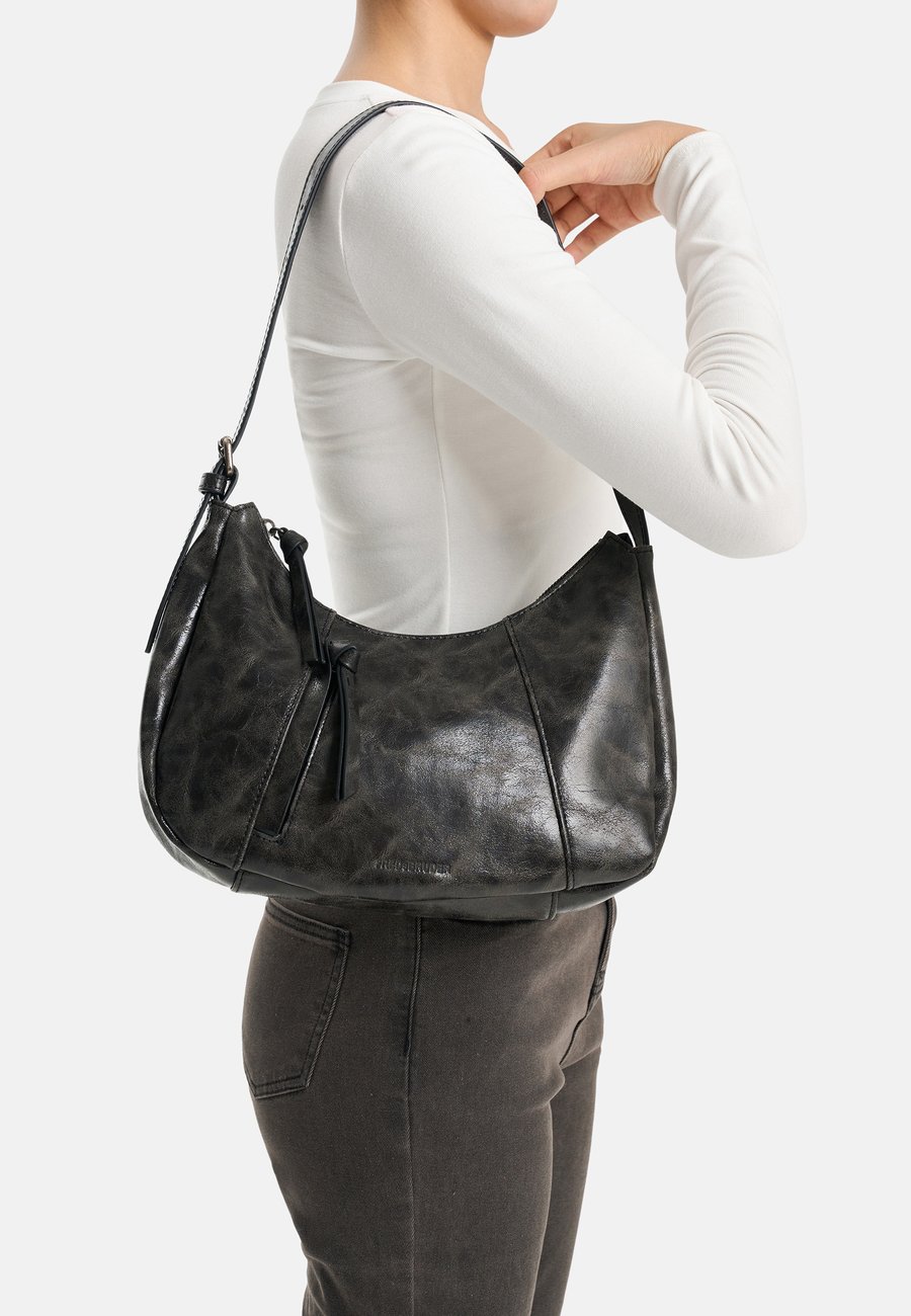 

Сумка FREDsBRUDER Handbag, Faded Black/Black