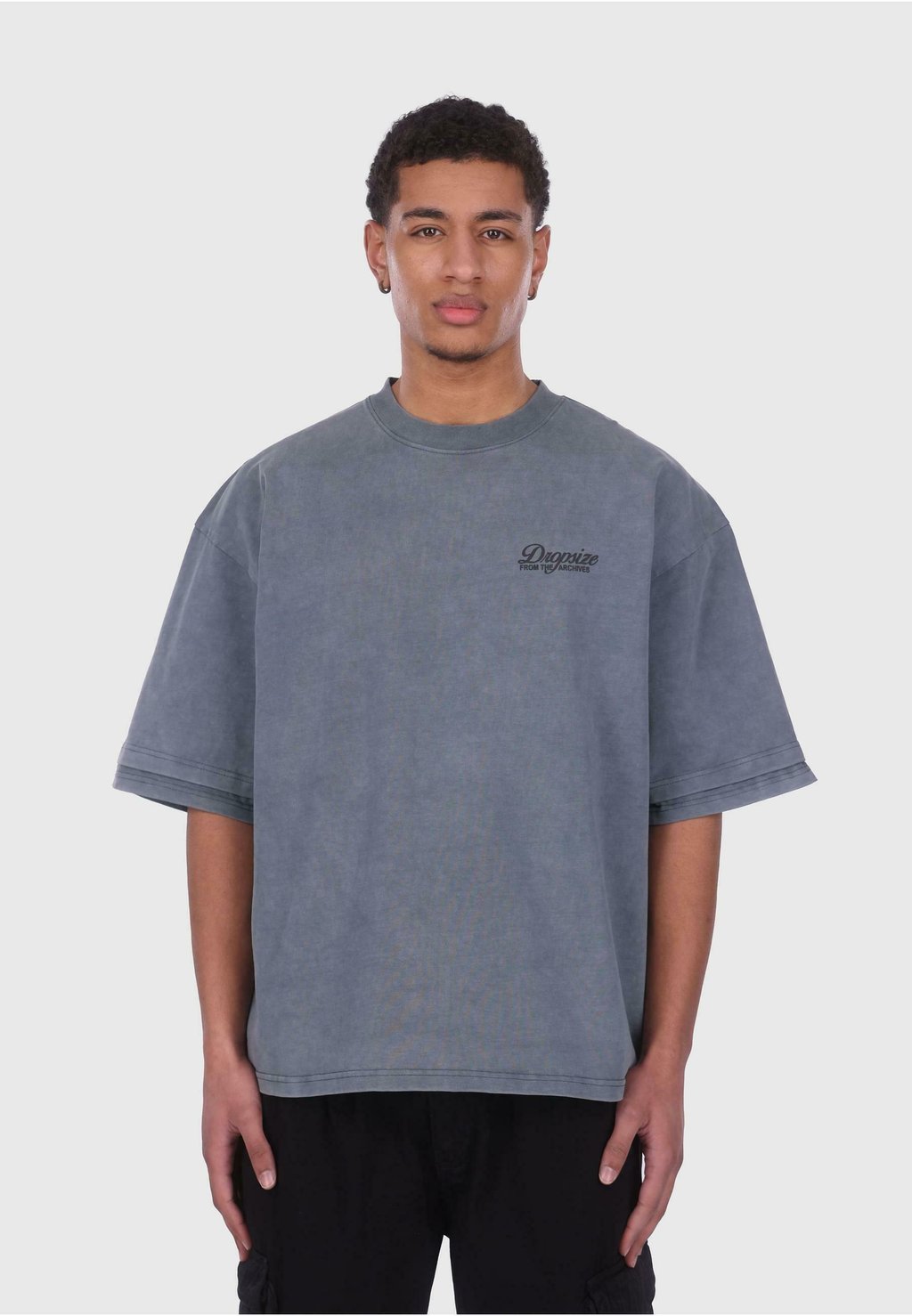 

Футболка с принтом HEAVY OVERSIZE DOUBLE ARM Dropsize, серый