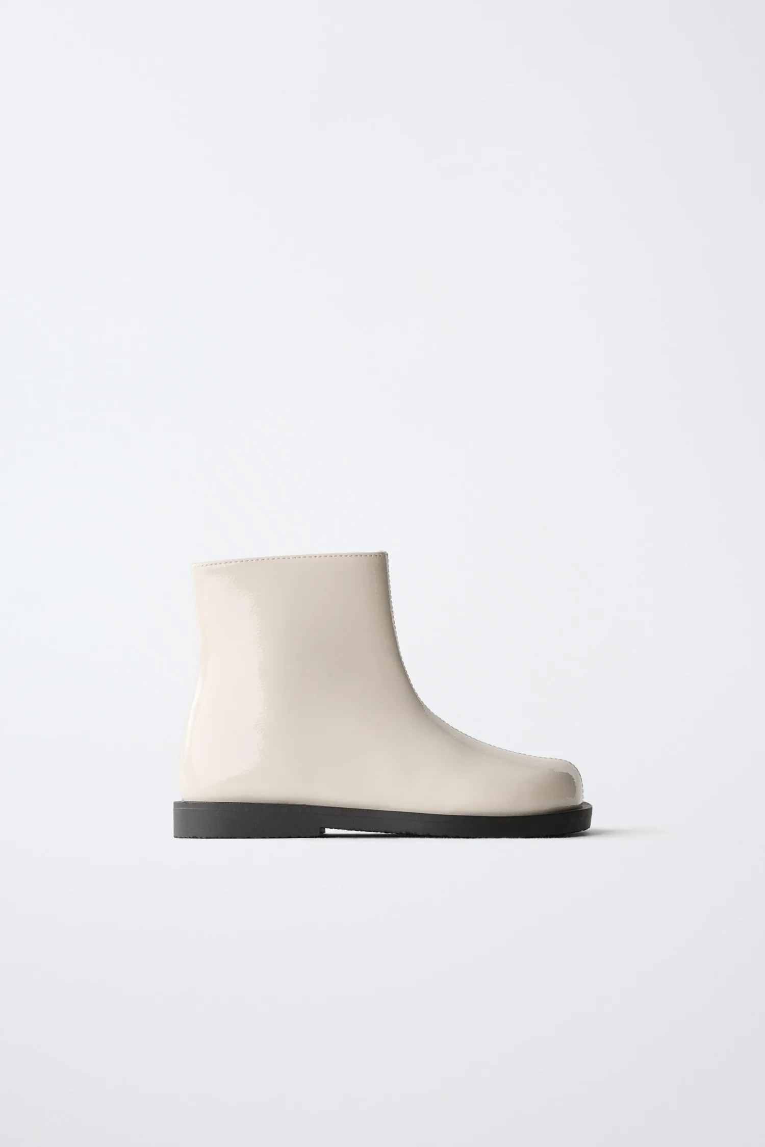 Лакированные сапоги до щиколотки Zara, экрю/белый