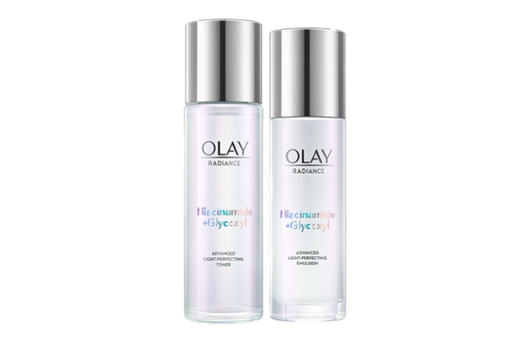 Olay Ультра влагостойкий bright white глянцевый набор для ухода за кожей увлажняет и питает — фото 2