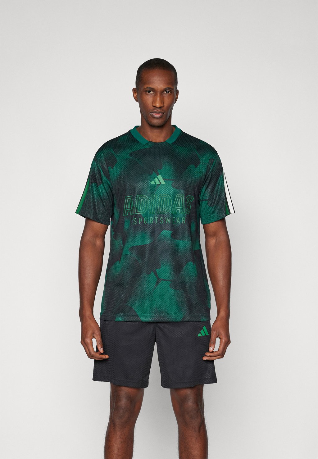 

Футболка с принтом HOUSE OF TIRO NATIONS PACK adidas Sportswear, темно-зеленый