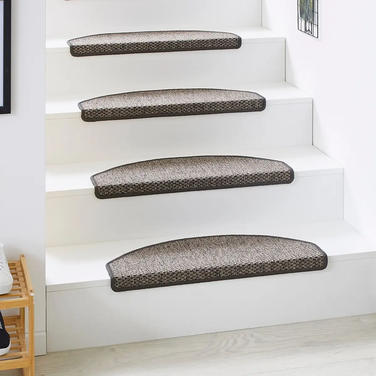 

Коврик Andiamo "Skagen", полукруглый, крапчатый, самоклеящийся, износостойкий, в одном наборе 15 шт 65х28 см, серый/бежевый