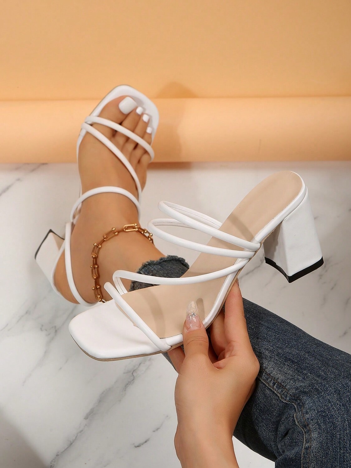 

Женские босоножки «ангелочки» во французском стиле, толстый каблук и тонкие ремешки, элегантные босоножки на высоком каблуке с одним ремешком в стиле «ангел», белый