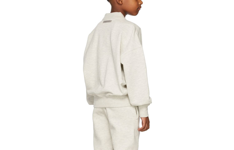Футболка поло детская FW21 Kids' Top Off White с длинным рукавом из французского футера цвет овсяно-серый белый Kids' Fear Of God Essentials — фото 3