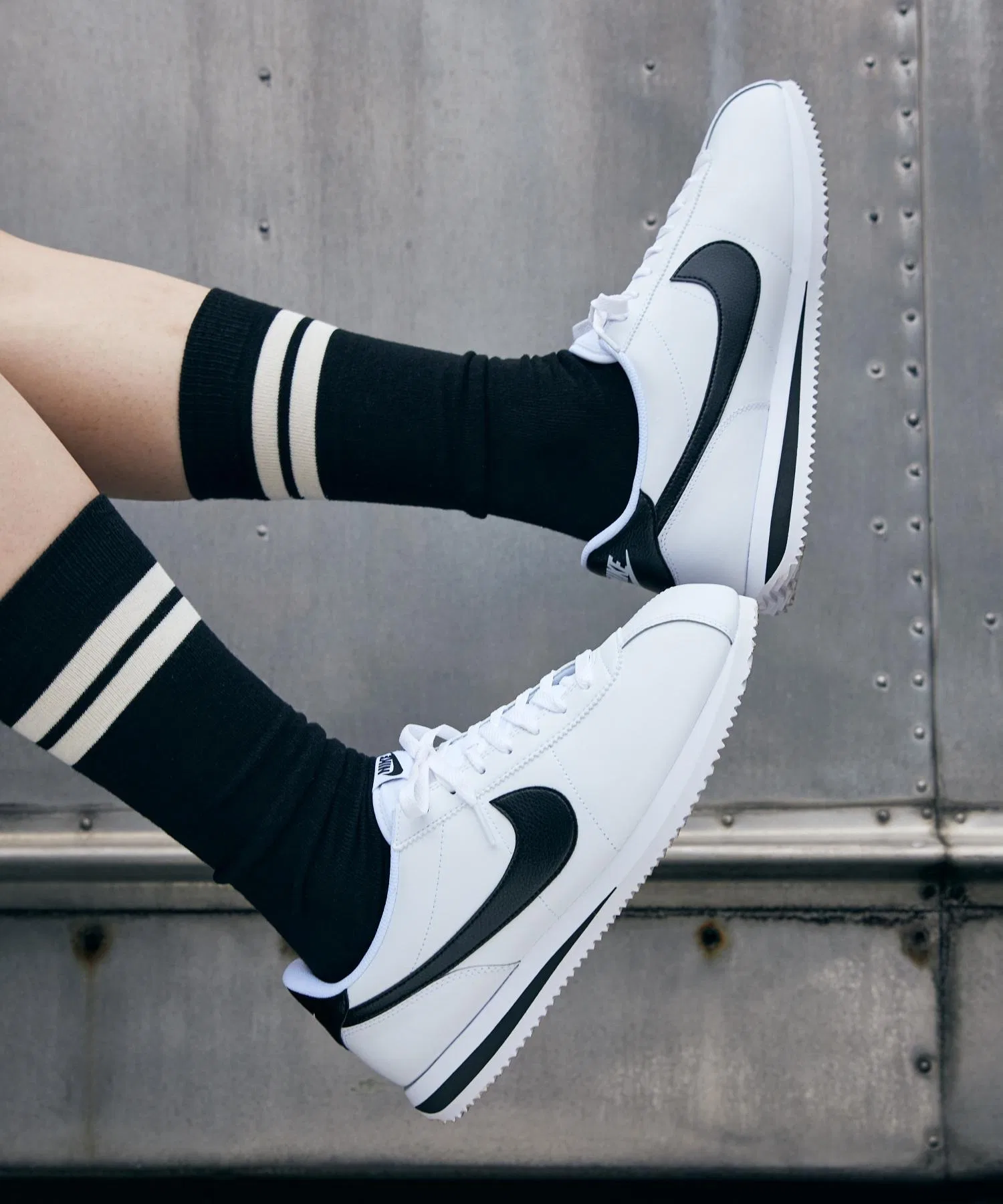 Мужские кроссовки Nike Cortez Leather DM4044-105 — фото 2