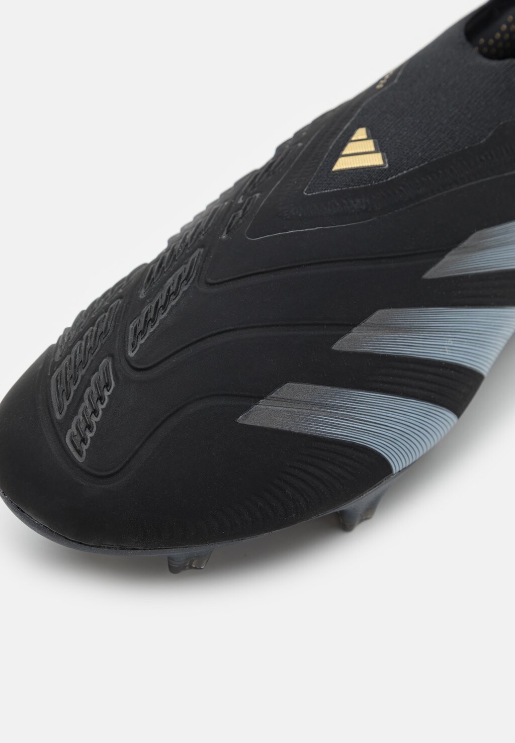 

Бутсы PREDATOR ELITE LACELESS FIRM GROUND adidas, черный