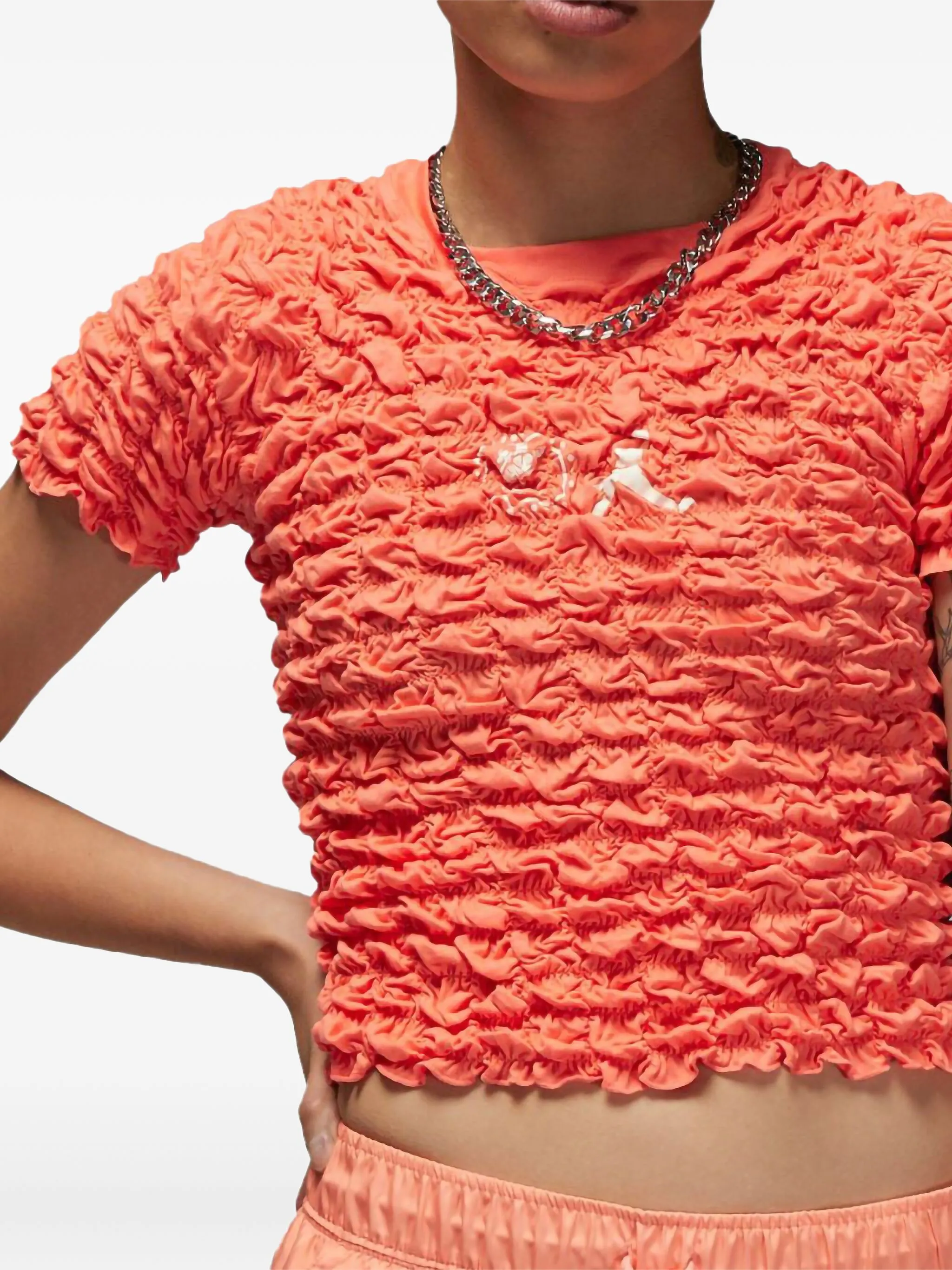 

Футболка Beauty Supply из коллаборации с Bephies Jordan, красный