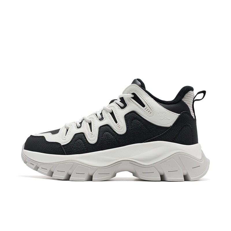 

Кроссовки женские Lifestyle Mid-Top, черный/белый Xtep