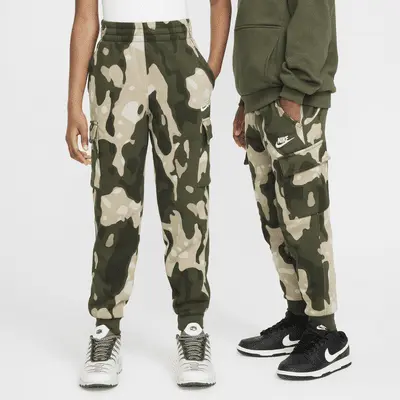 

Брюки Nike Sportswear Club Fleece, цвет Cargo Khaki/White