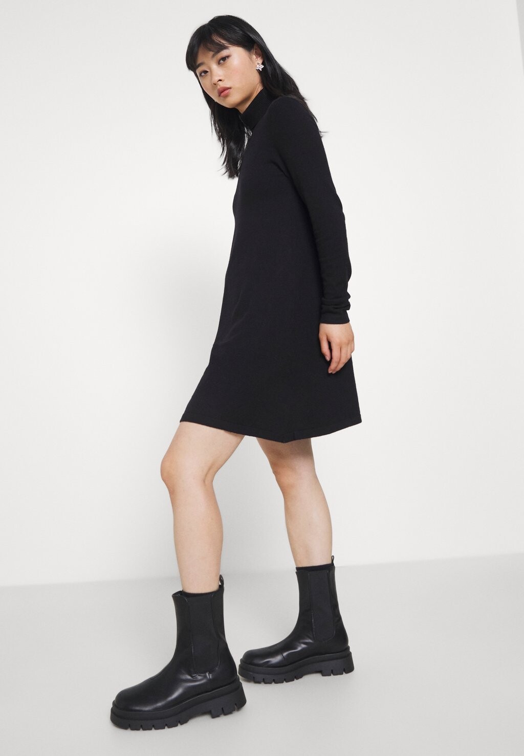 

Платье-джемпер VMHAPPINESS ROLLNECK DRESS Vero Moda Petite, черный
