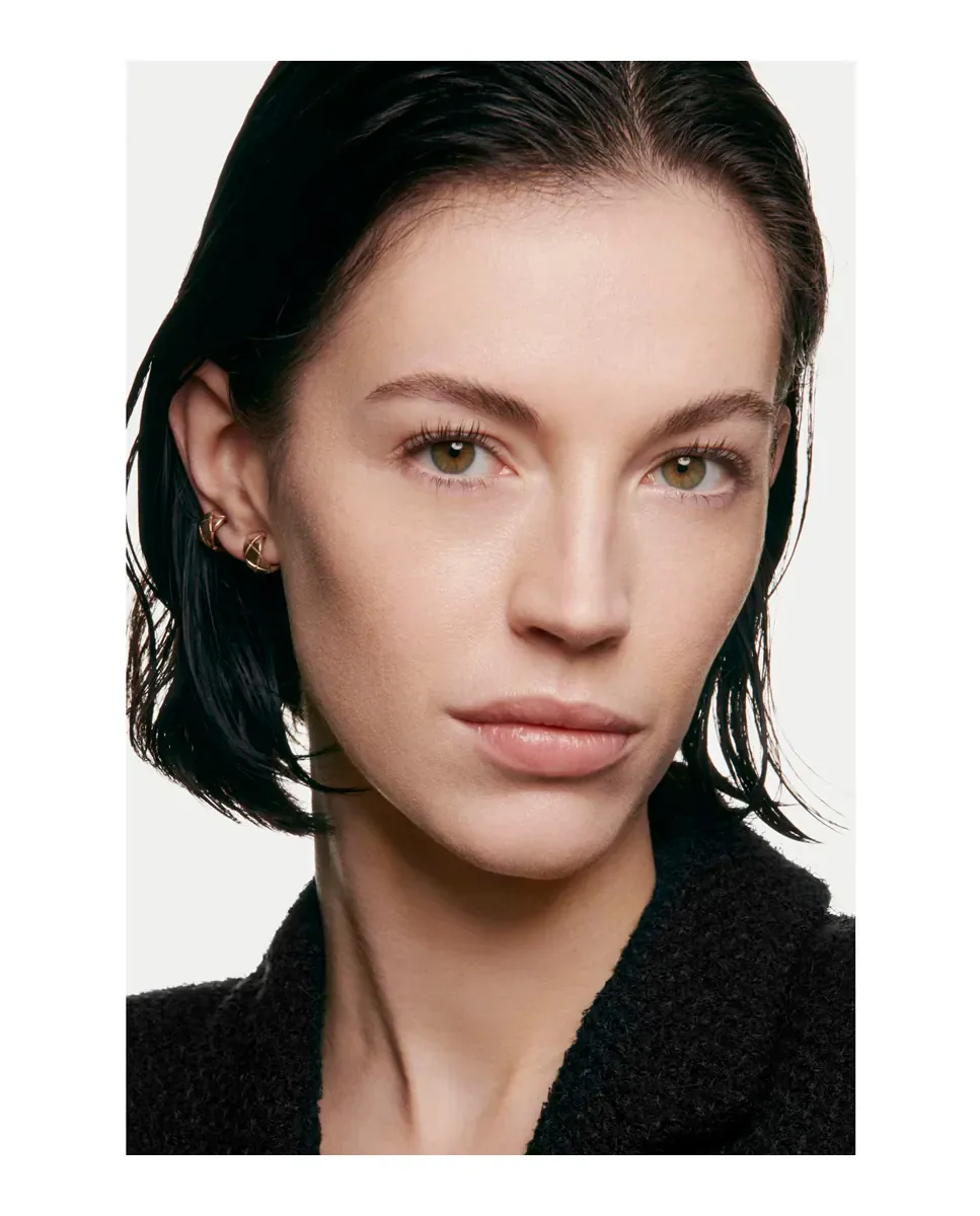 Sublimage L'Essence De Teint Сыворотка-тональный крем для создания сияния Chanel, B10 — фото 4