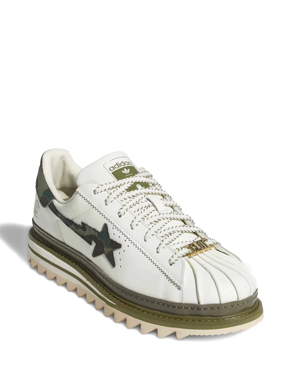 Кроссовки Clot x Bape низкие с камуфляжными звездами Adidas, белый — фото 2