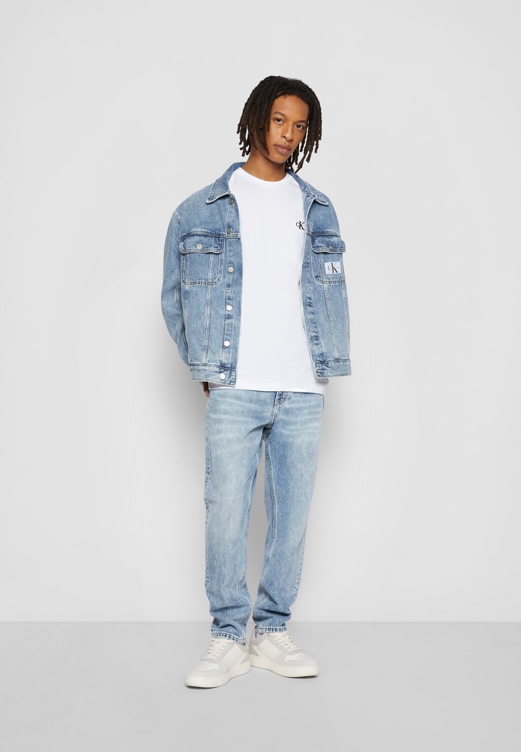 Базовая футболка Essential Slim Tee Calvin Klein Jeans, цвет bright white — фото 2