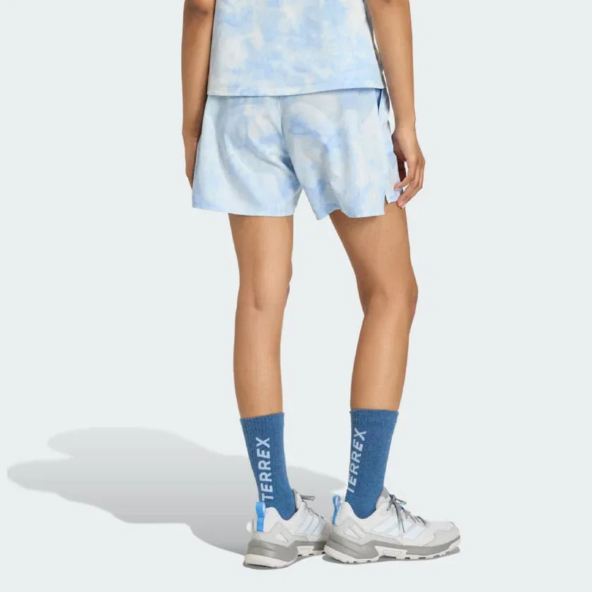 Женские шорты adidas Terrex Multi Spray Dye CLIMA365, White / Glow Blue — фото 2