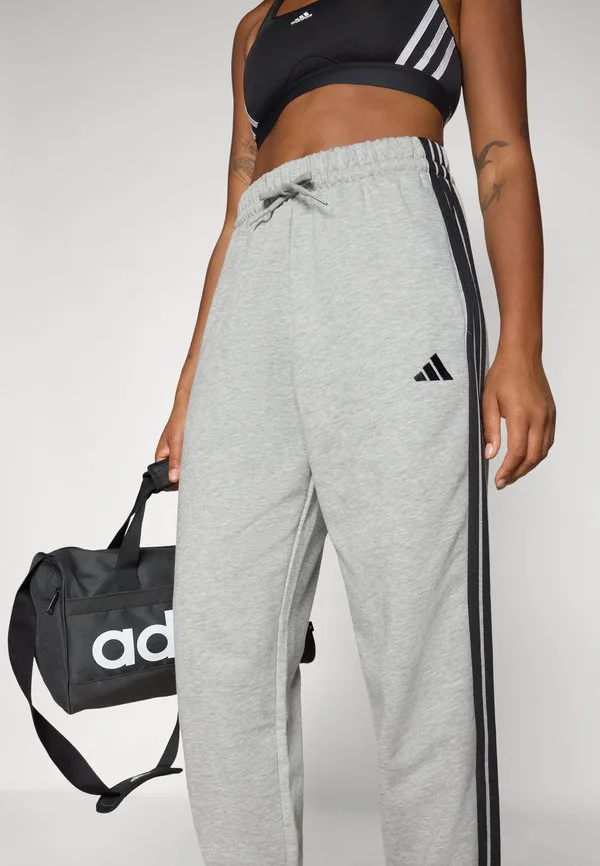 Основные характеристики: свободные брюки в 3 полоски, спортивные штаны. Adidas Sportswear, Grey/Black — фото 4