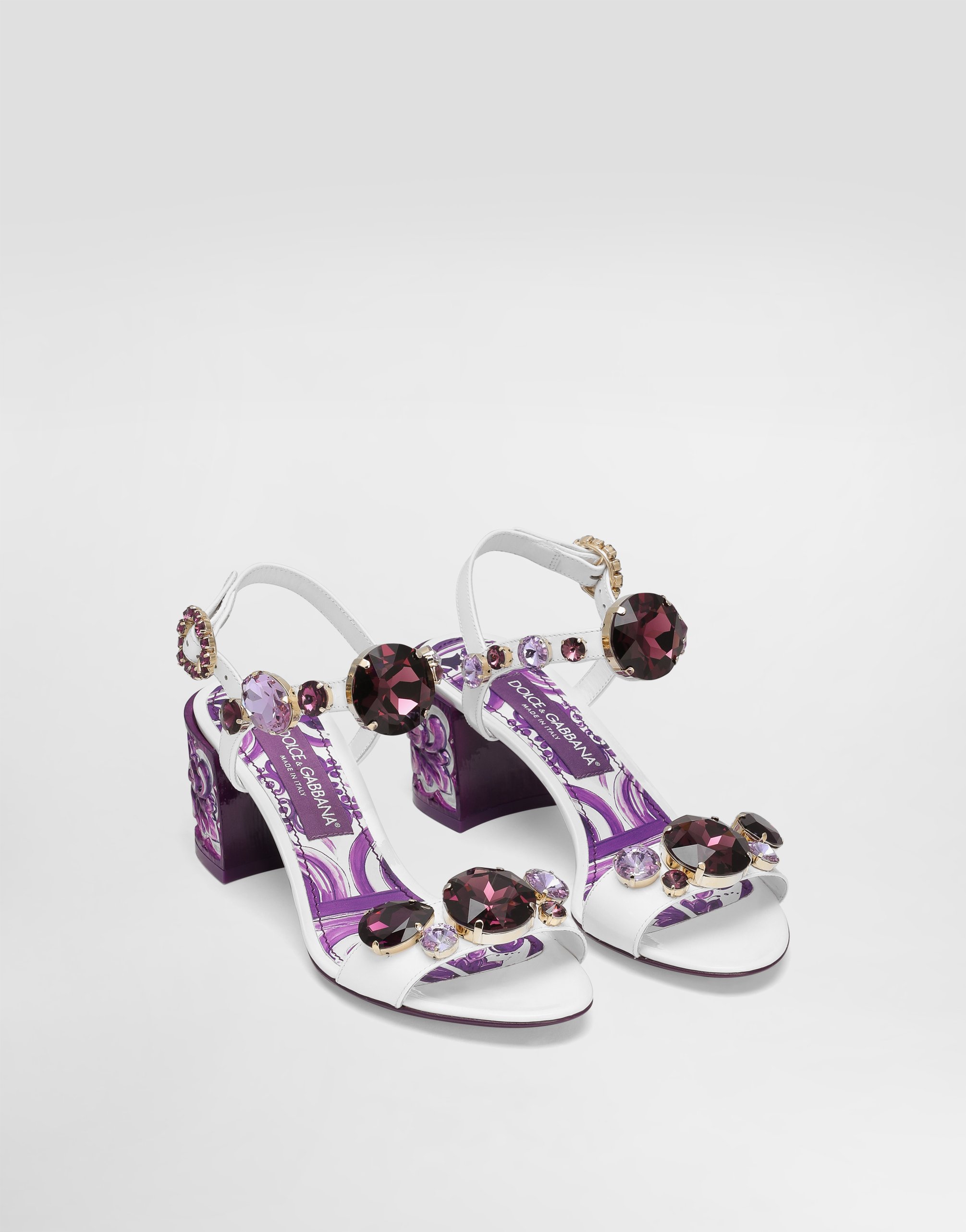 Босоножки из лакированной кожи с вышивкой из драгоценных камней Dolce & Gabbana, мультиколор — фото 2