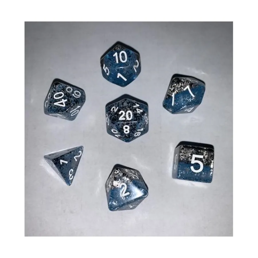 

Poly Set Blue & Black Particle с золотом (7), Resin Dice - Assorted (Metallic Dice Games)