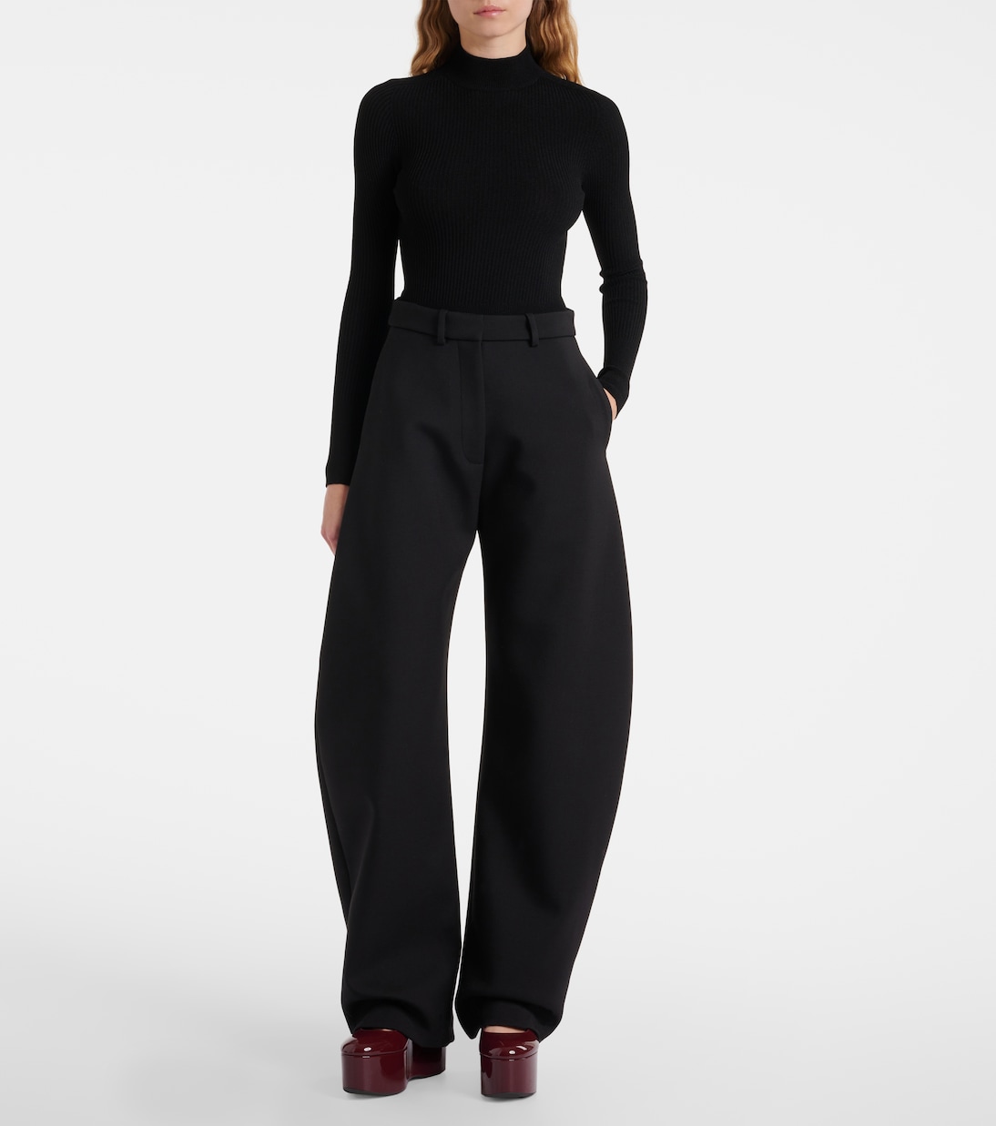 Туфли на танкетке из лакированной кожи Criss Cross Alaïa, Rouge Grenat — фото 3