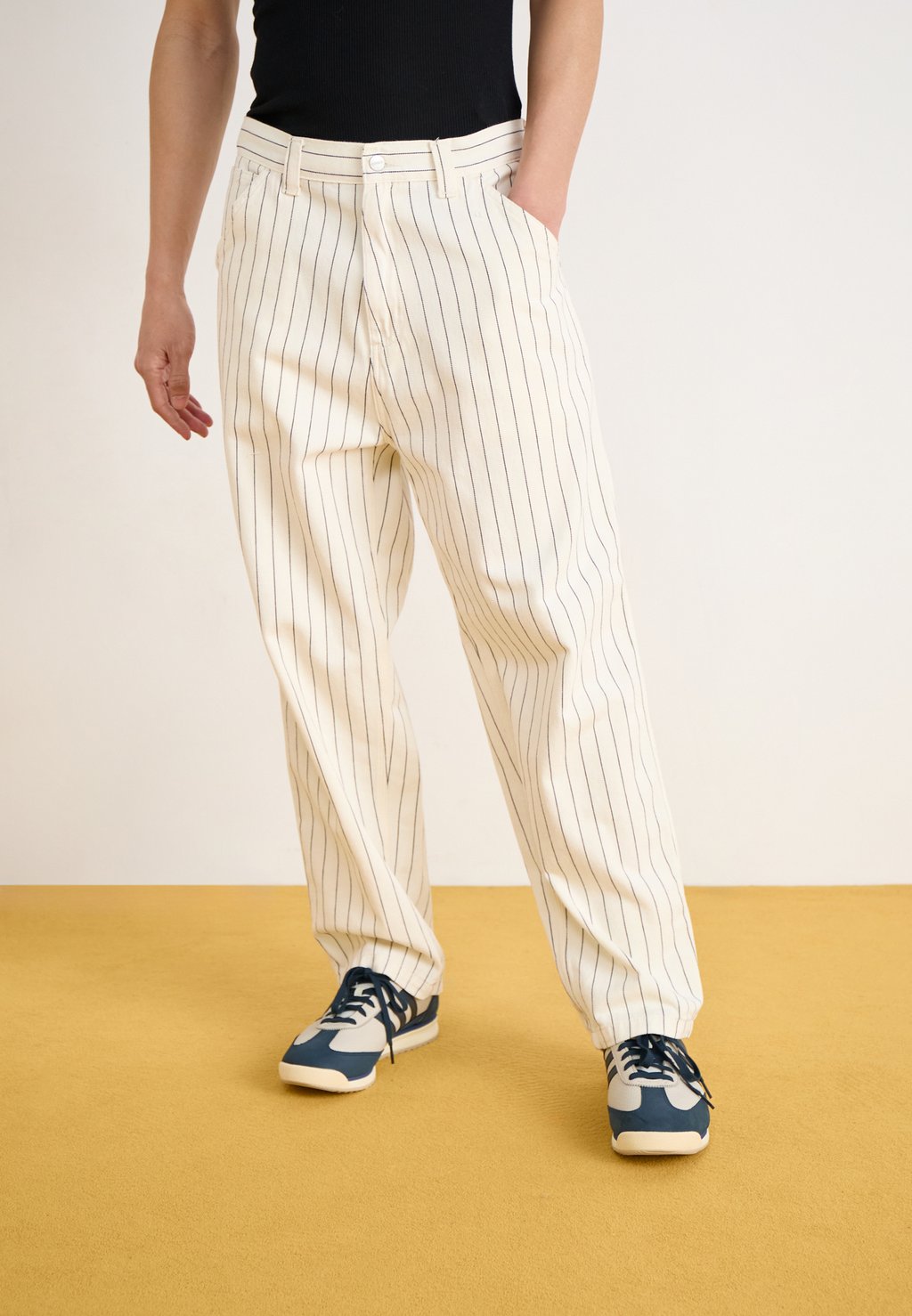 

Брюки SINGLE KNEE PANT Carhartt WIP, кремовый