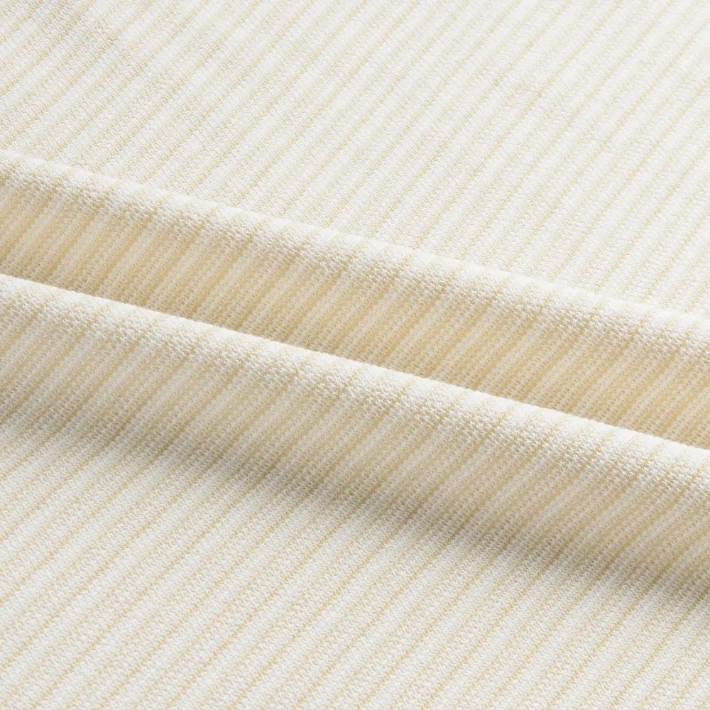 Мужской бежевый пуловер с коротким рукавом и мульти-полоской от Lacoste — фото 4