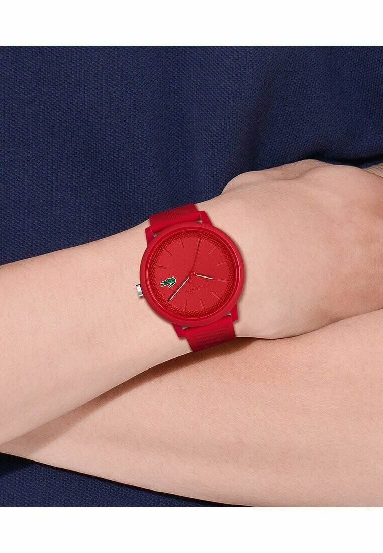 

Часы Lacoste, гниль