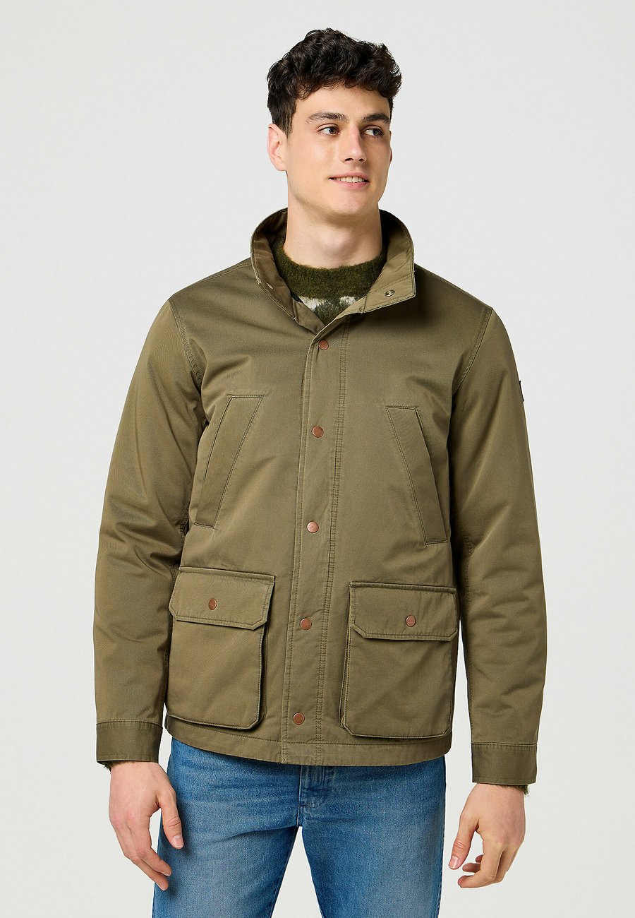 

Куртка Wrangler INSULATED FIELD FOR REGULAR FIT ., Ivy Green/Dark Green
