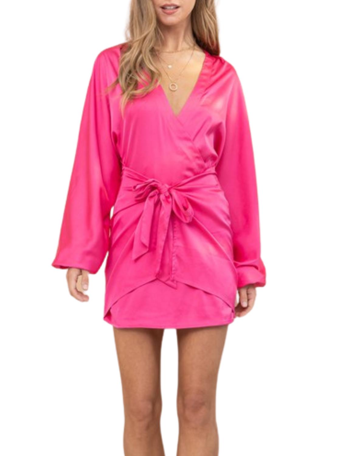 

Соблазнительное сатиновое платье в розовом Blue B