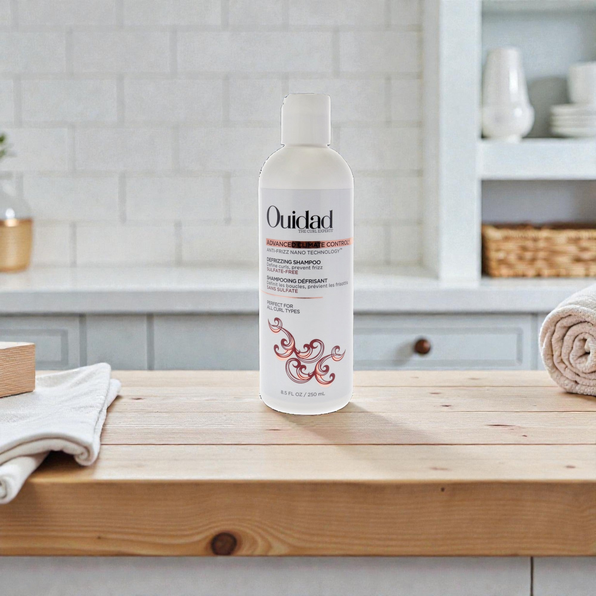 Шампунь Ouidad Advanced Climate Control Defrizzing Shampoo для мужчин и женщин - 240 мл, прозрачный — фото 2