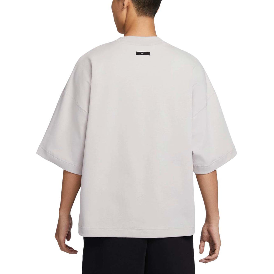 Футболка Nike Sportswear Tech Fleece Reimagined Oversized T-shirt Asia Sizing 'Light Iron Ore', серый — фото 2