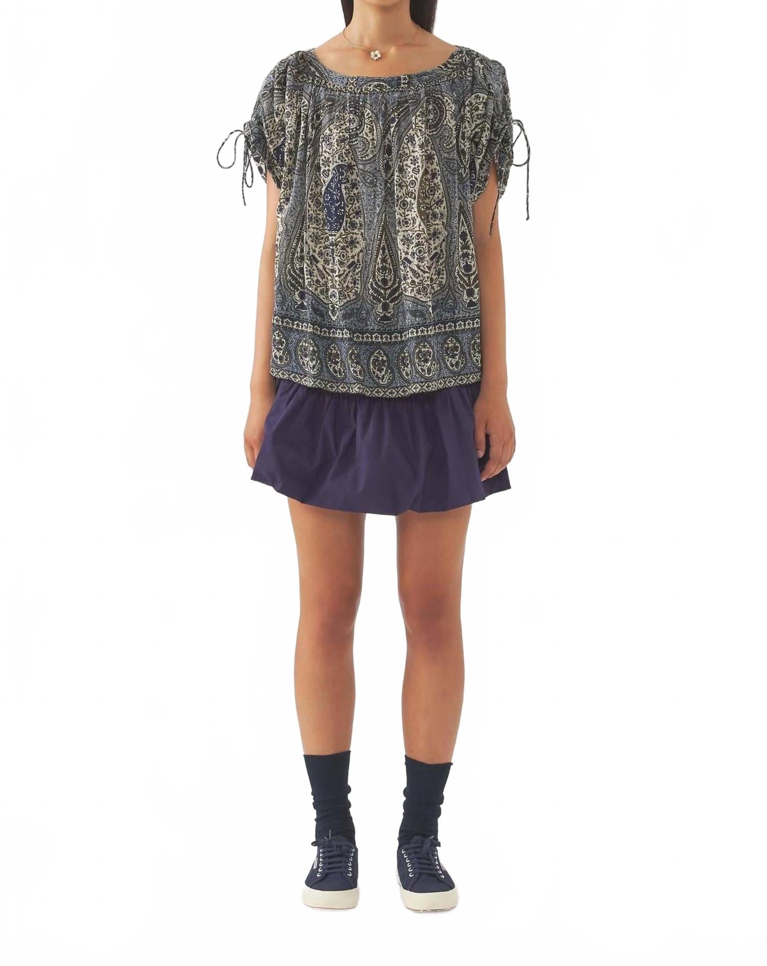 

Топ Тайя с лодочкой в сером цвете Antik Batik, серый