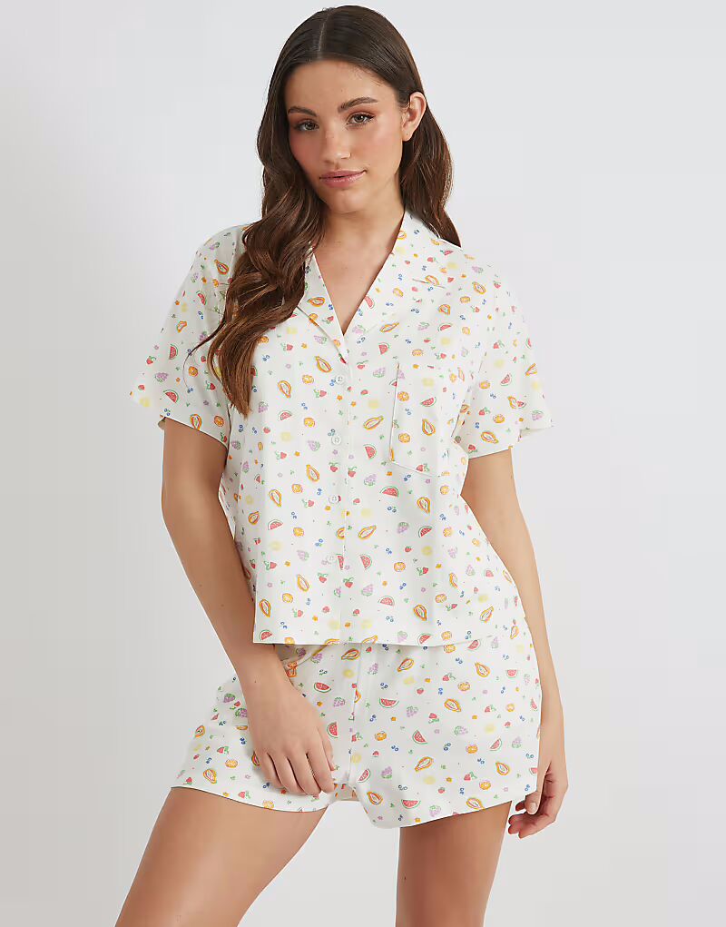 

Skinnydip London Ditsy Fruit рубашка и короткий пижамный комплект