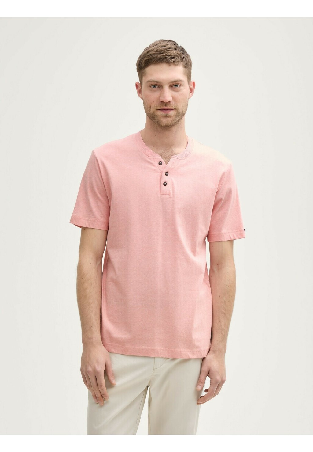 

Базовая футболка HENLEY TOM TAILOR, коралловый