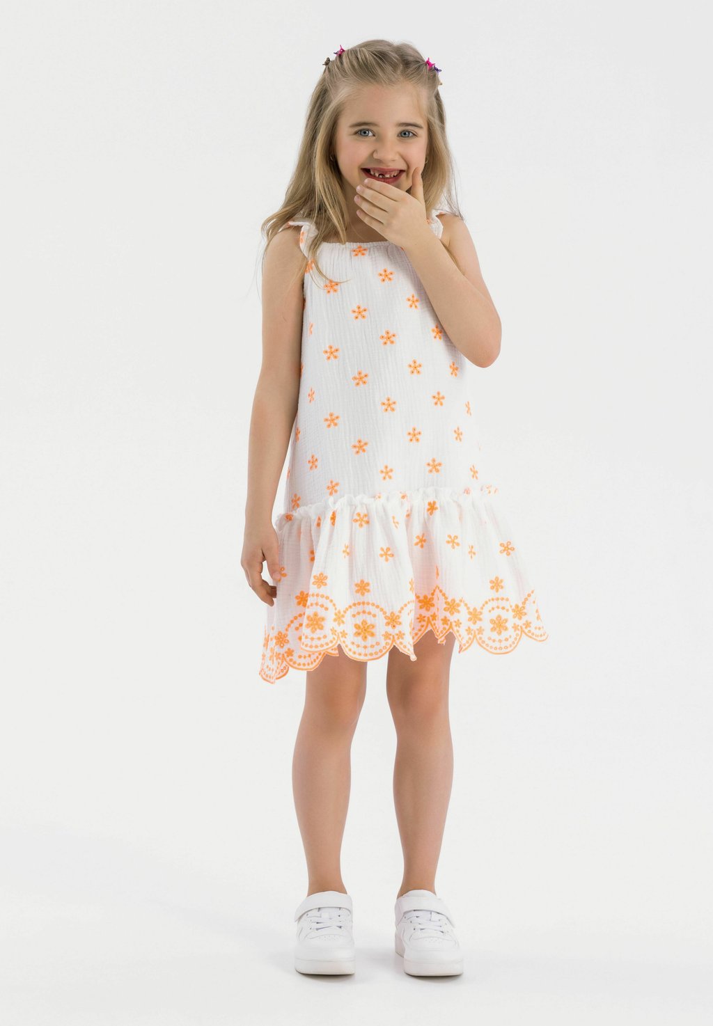 

Повседневное платье FRILL STRAPS & A-LINE MINOTI, белый
