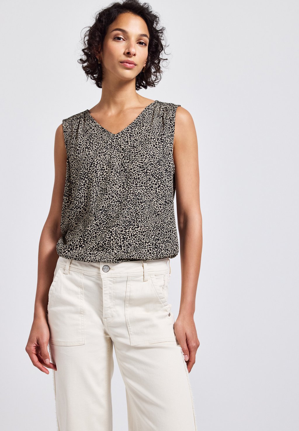

Топ LEO-MIT SMOCK-DETAILS - Blouse Street One, серый