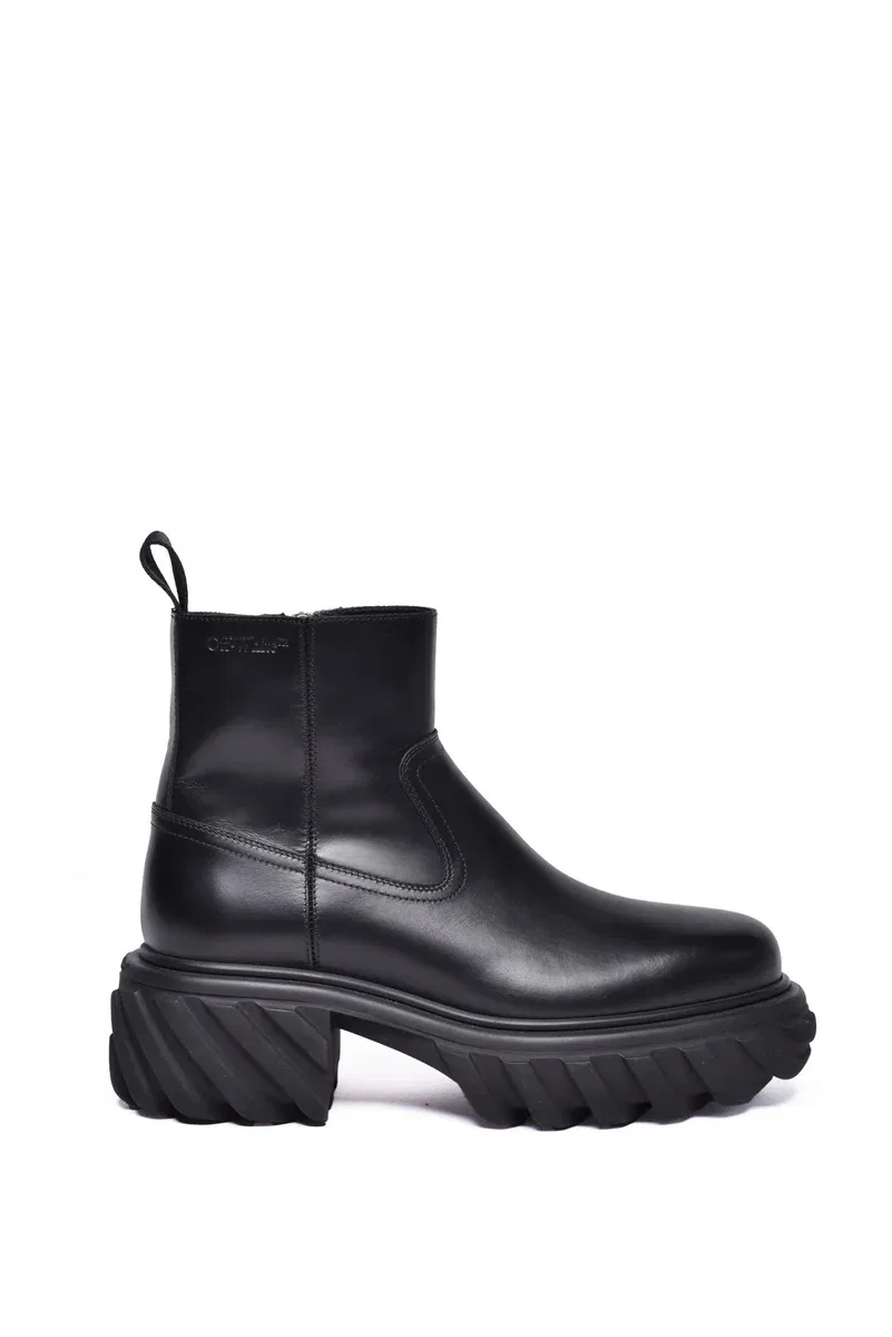 Off-White Кожаные ботильоны - черные