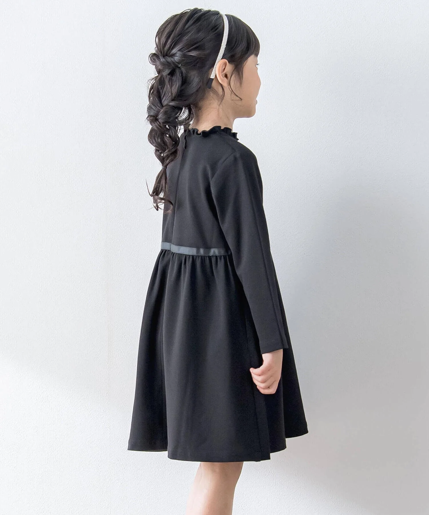 Платье в клетку с лентой (110-130 см) в тон BeBe Petits Pois Vert, Black (plain) — фото 4