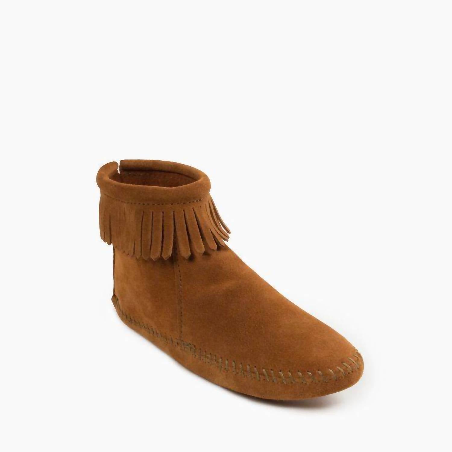 Женские сапоги на молнии сзади с мягкой подошвой в коричневом цвете Minnetonka