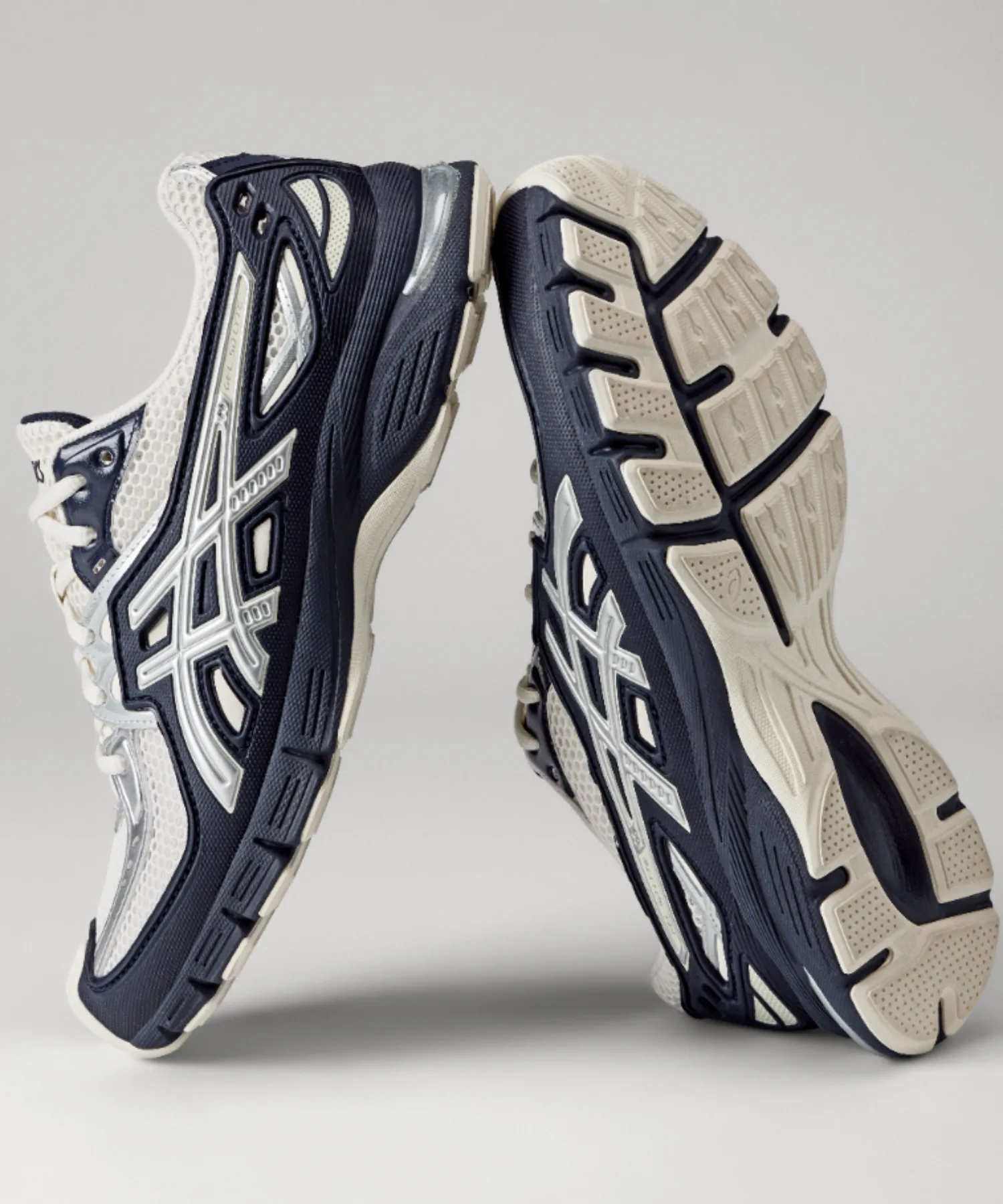 Кроссовки ASICS GEL-SD-LYTE 1203A886.400 белые