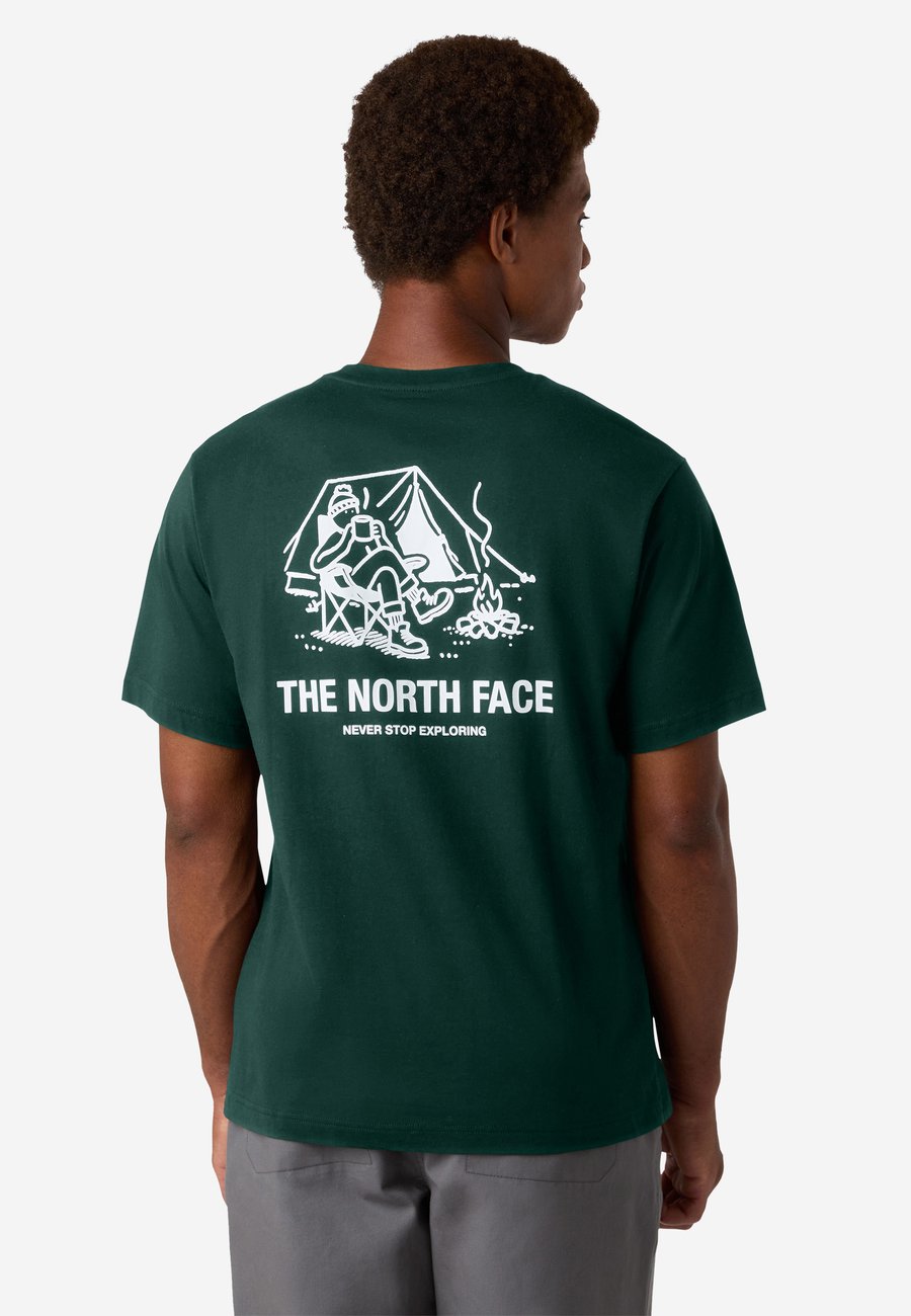 

Футболка The North Face CAMPFIRE RELAXED TEE, Hunter Green Tnf White/Dark Green